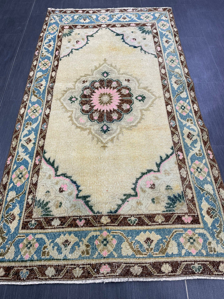 Beige Turkish Runner Rug 3' 6" x 6' 9" Hand-Knotted texture
