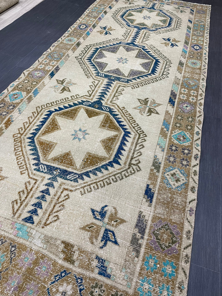 Beige Turkish Runner Rug 4' 8" x 11' 9" Hand-Knotted close-up