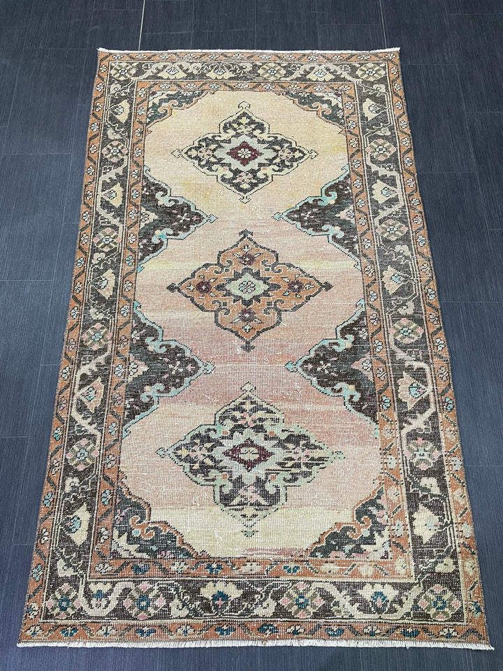 Beige Turkish Runner Rug 3' 9" x 6' 6" Hand-Knotted pattern
