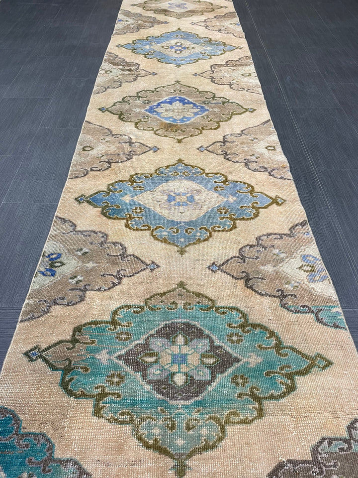 Beige Turkish Runner Rug 2' 9" x 12' 9" Hand-Knotted detail