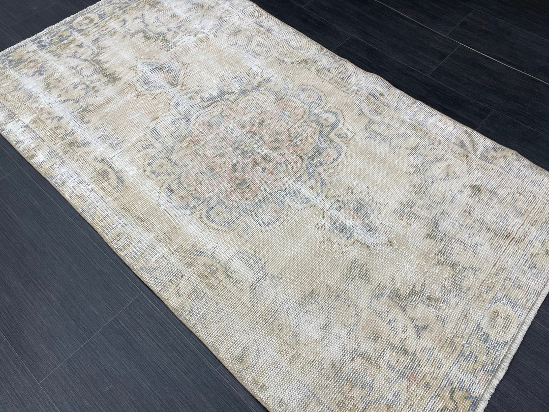 Beige Turkish Runner Rug 2' 11" x 5' 2" Hand-Knotted field