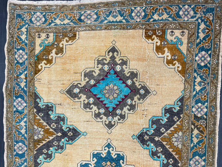 Beige Turkish Runner Rug 4' 11" x 13' Hand-Knotted close-up