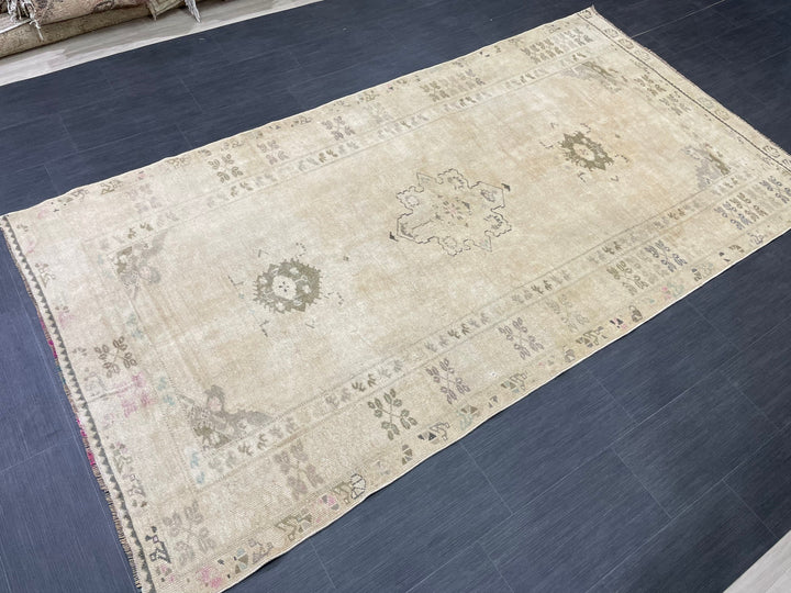 Beige Turkish Runner Rug 4' 10" x 9' 5" Hand-Knotted field