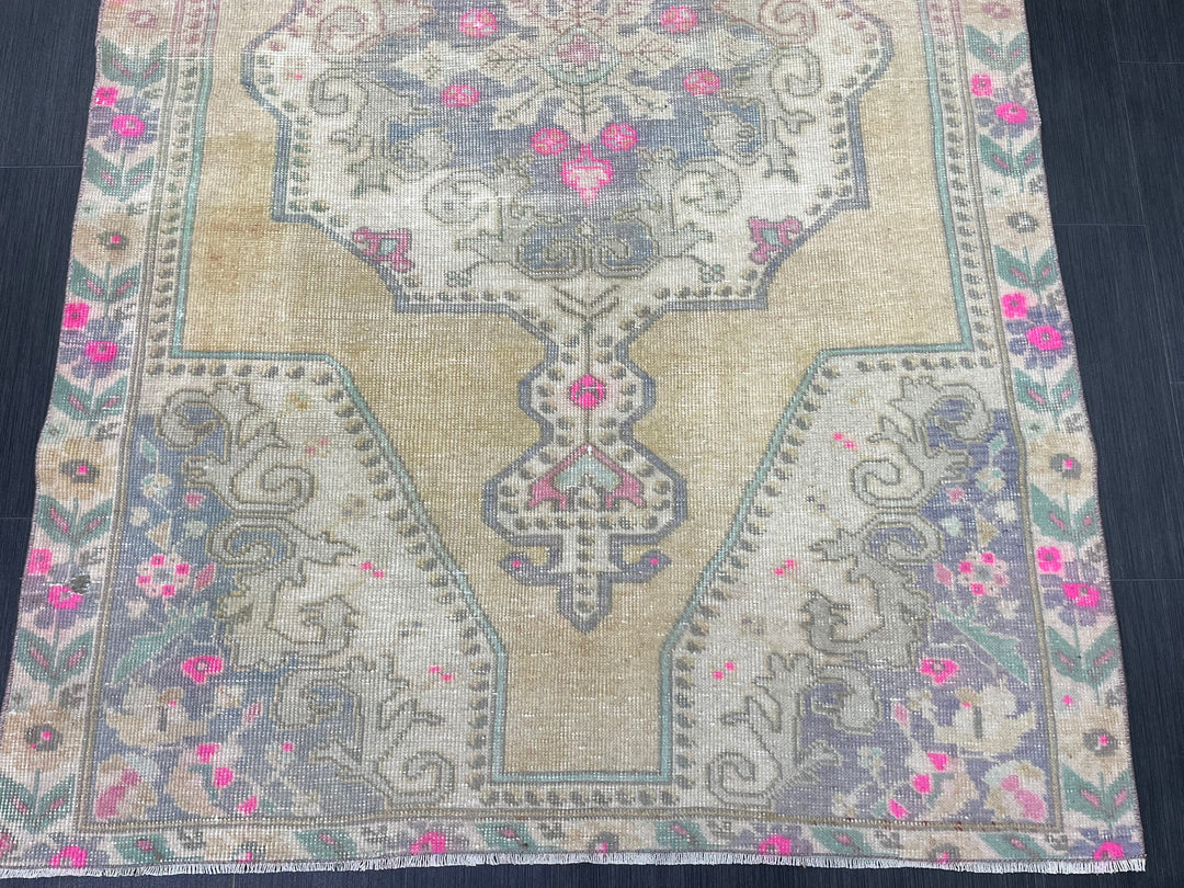 Beige Turkish Runner Rug 4' 6" x 7' 1" Hand-Knotted pattern