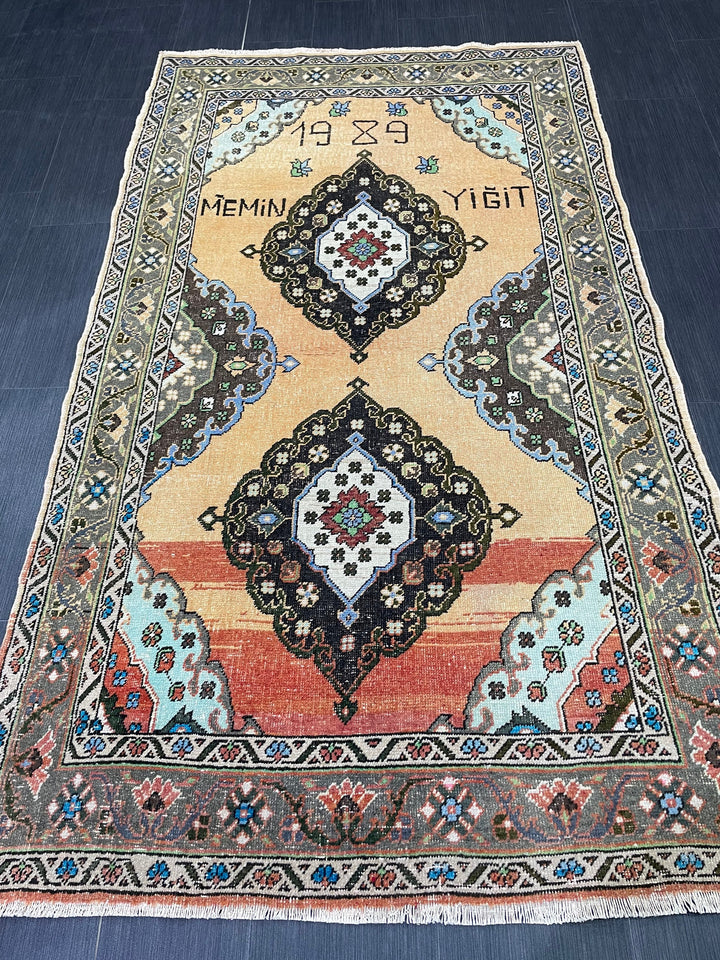 Beige Turkish Oushak Rug 4' x 6' 11" Hand-Knotted border