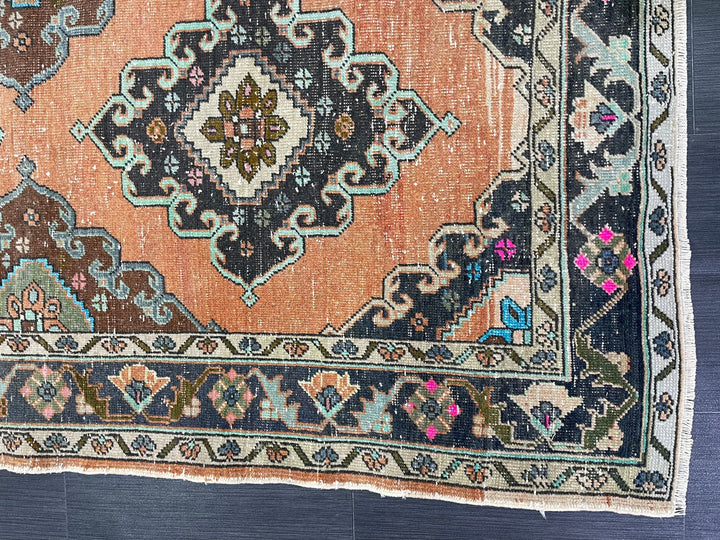 Beige Turkish Oushak Rug 3' 11" x 6' 6" Hand-Knotted close-up