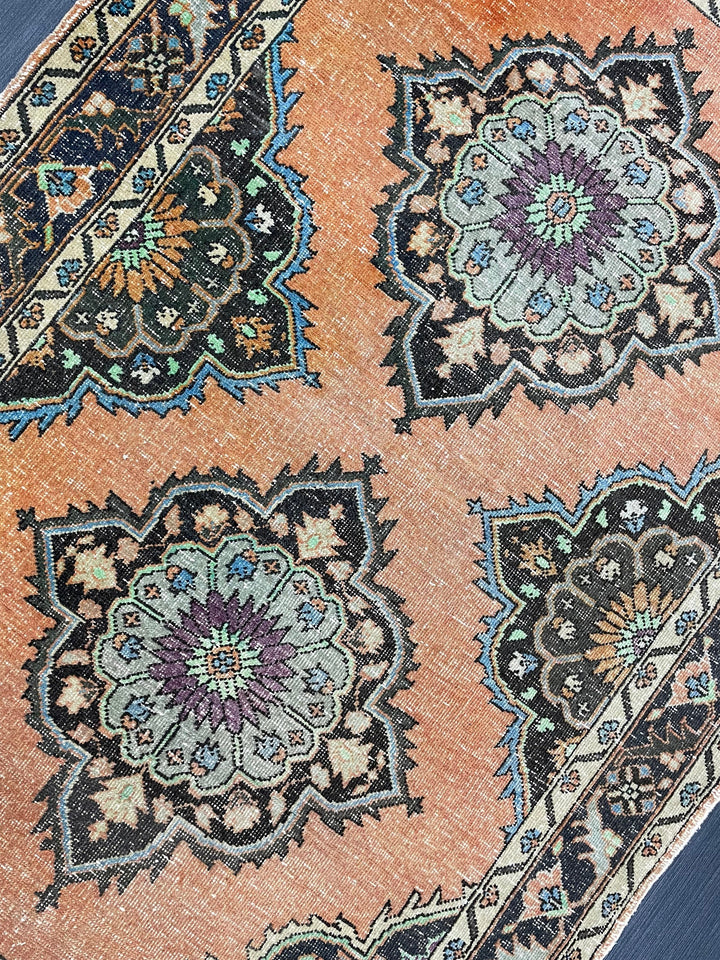 Beige Turkish Oushak Rug 4' 2" x 6' 6" Hand-Knotted detail