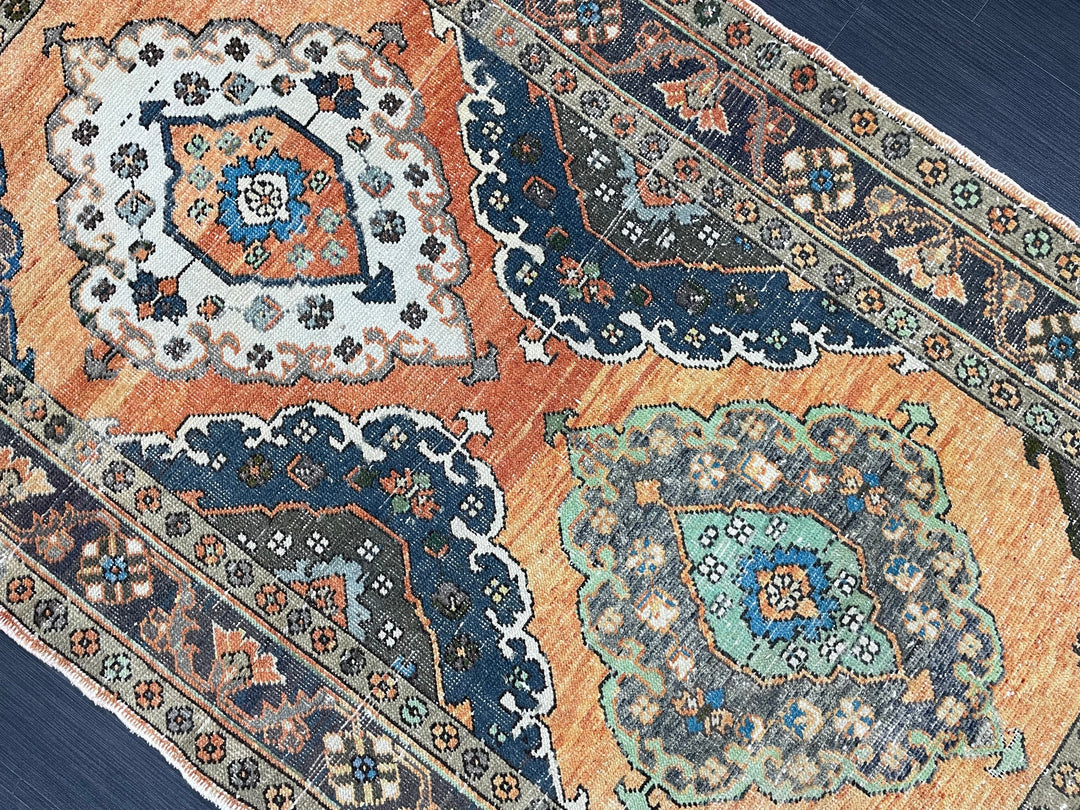 Beige Turkish Oushak Rug 3' 9" x 6' 6" Hand-Knotted detail