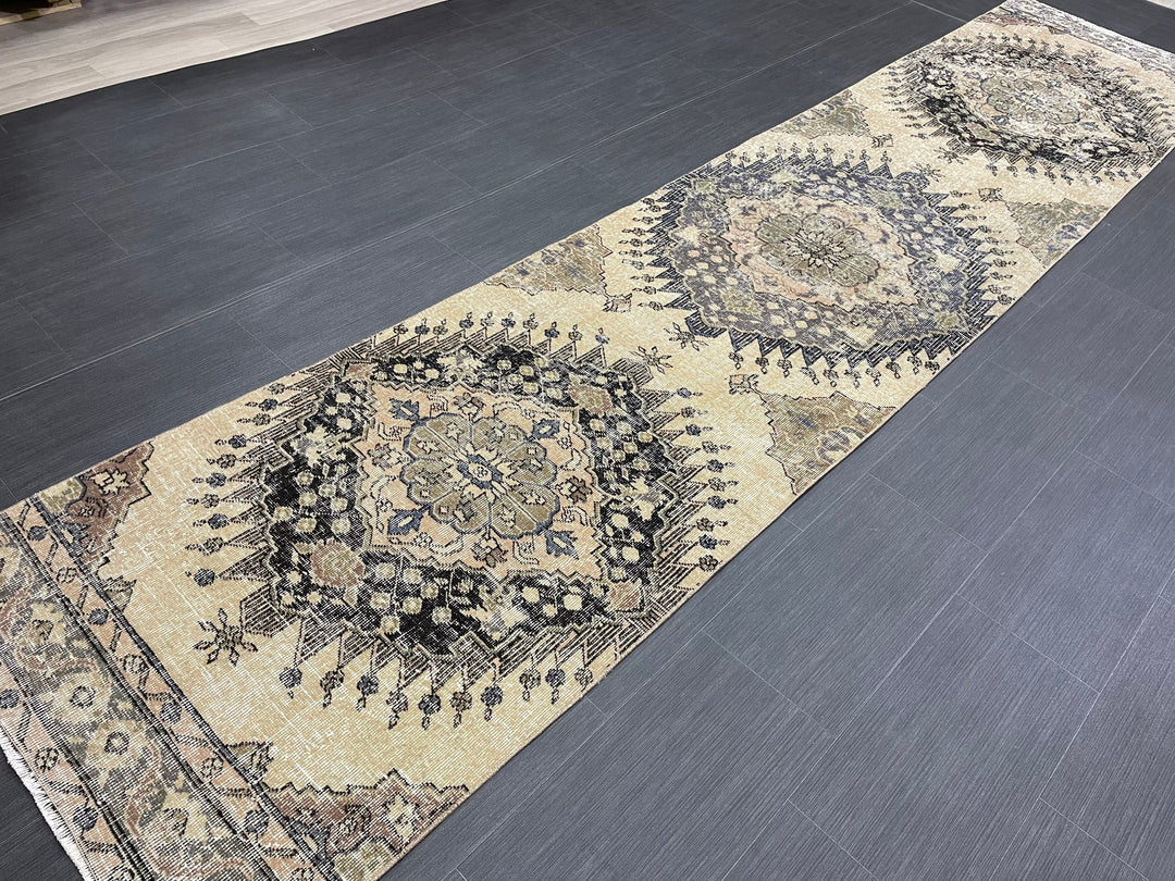Beige Turkish Runner Rug 2' 9" x 13' 1" Hand-Knotted detail