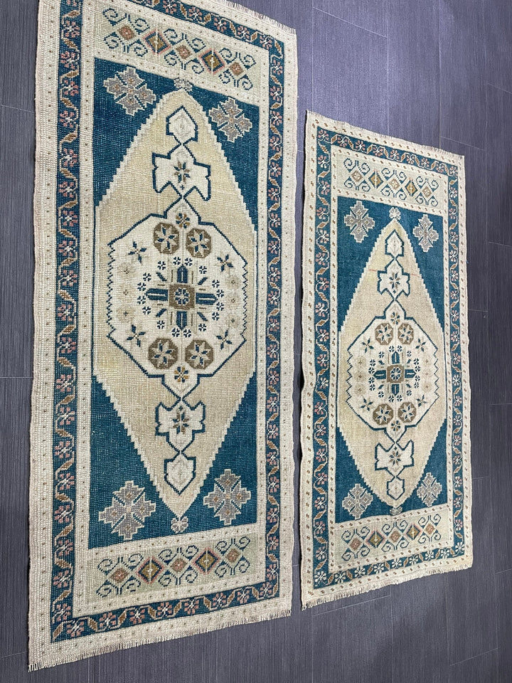 Beige Turkish Runner Rug 1' 11" x 5' 4" Hand-Knotted texture