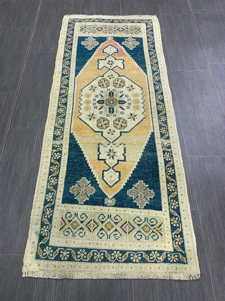 Beige Turkish Runner Rug 1' 11" x 4' 7" Hand-Knotted detail