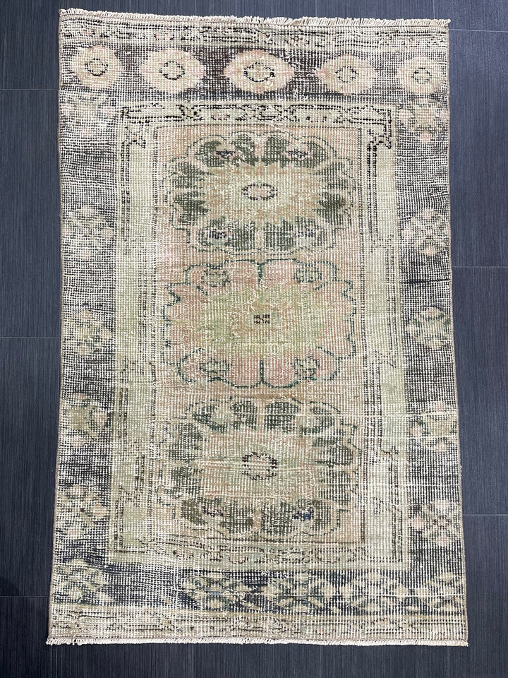Rust Turkish Oushak Rug 2'7" x 4'1" Hand-Knotted detail