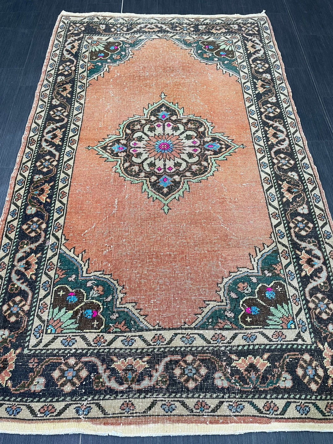 Beige Turkish Oushak Rug 3' 11" x 7' 2" Hand-Knotted border