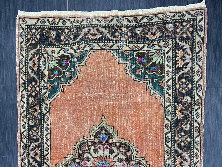 Beige Turkish Oushak Rug 3' 11" x 7' 2" Hand-Knotted texture