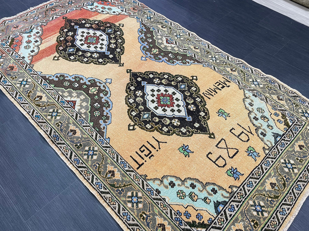 Beige Turkish Oushak Rug 4' x 6' 11" Hand-Knotted detail