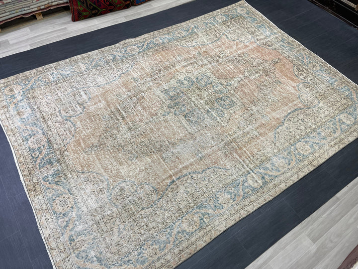 Beige Turkish Oushak Rug 7' 6" x 10' 7" Hand-Knotted | No. WR11515