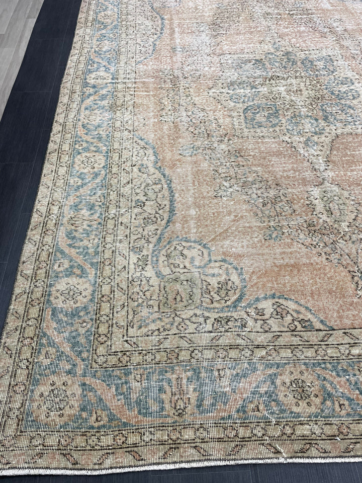 Beige Turkish Oushak Rug 7' 6" x 10' 7" Hand-Knotted | No. WR11515