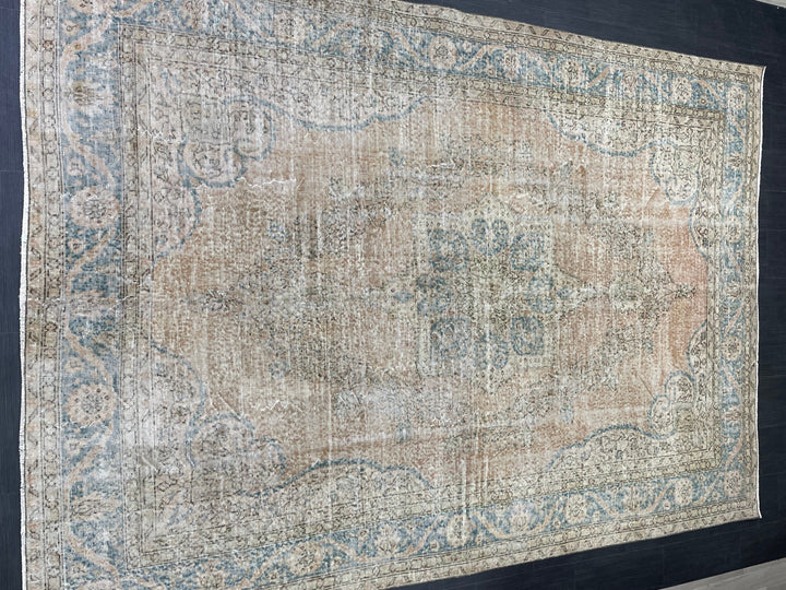 Beige Turkish Oushak Rug 7' 6" x 10' 7" Hand-Knotted | No. WR11515