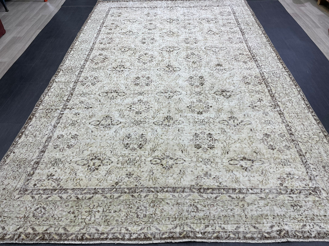 Beige Turkish Oushak Rug 6' 8" x 10' 6" Hand-Knotted | No. WR88019