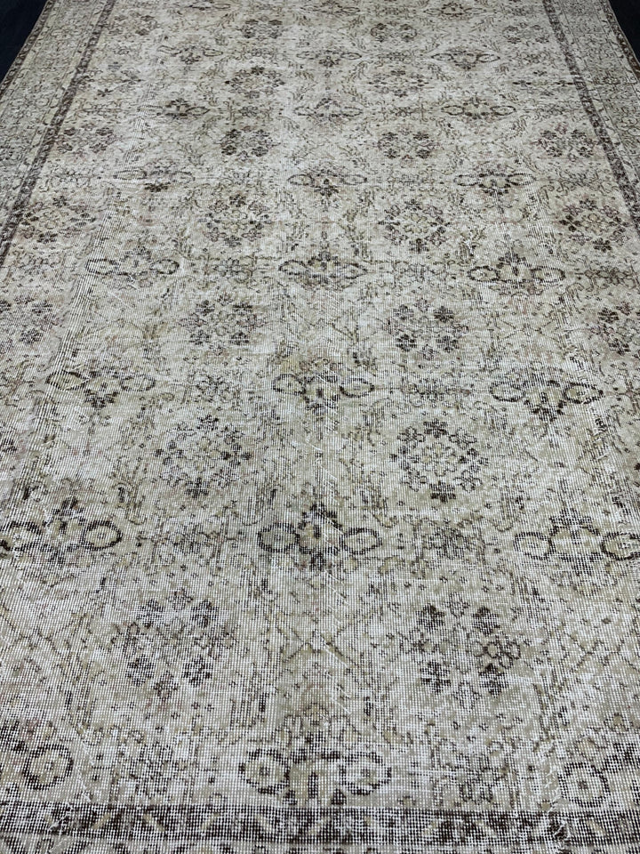 Beige Turkish Oushak Rug 6' 8" x 10' 6" Hand-Knotted | No. WR88019