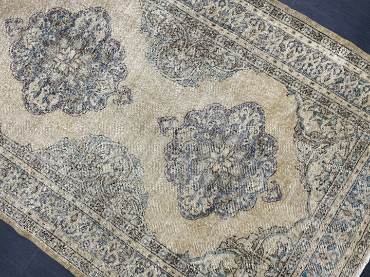 Beige Turkish Runner Rug 4' 10" x 13' Hand-Knotted close-up
