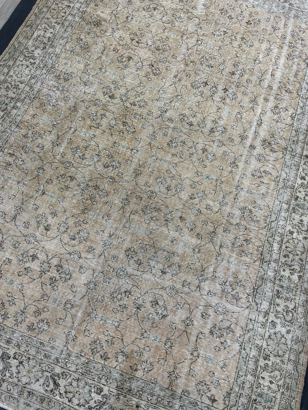 Beige Turkish Oushak Rug 8' 9" x 12' 7" Hand-Knotted | No. WR20628