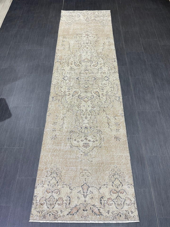 Rust Turkish Runner Rug 2' 9" x 10' 2" Hand-Knotted detail