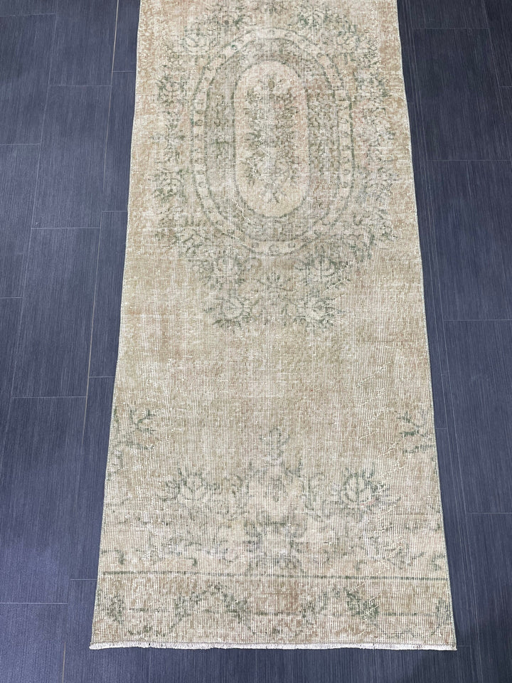 Green Turkish Runner Rug 2' 9" x 9' 4" Hand-Knotted border