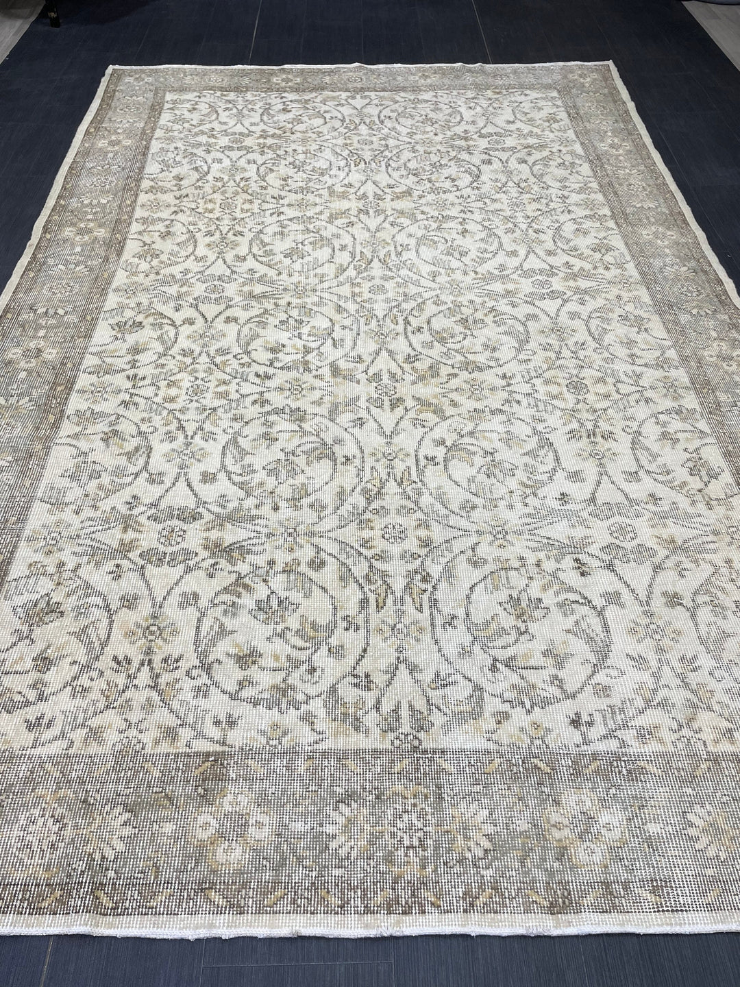 Rust Turkish Runner Rug 6' 4" x 9' 10" Hand-Knotted field