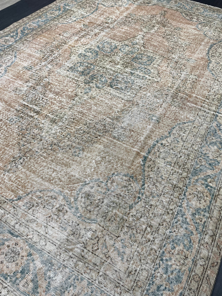 Beige Turkish Oushak Rug 7' 6" x 10' 7" Hand-Knotted | No. WR11515