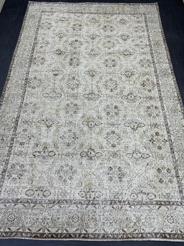 Beige Turkish Oushak Rug 6' 8" x 10' 6" Hand-Knotted | No. WR88019