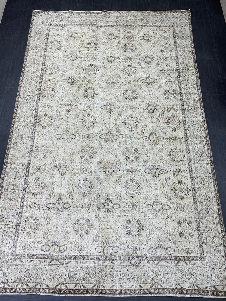 Beige Turkish Oushak Rug 6' 8" x 10' 6" Hand-Knotted | No. WR88019