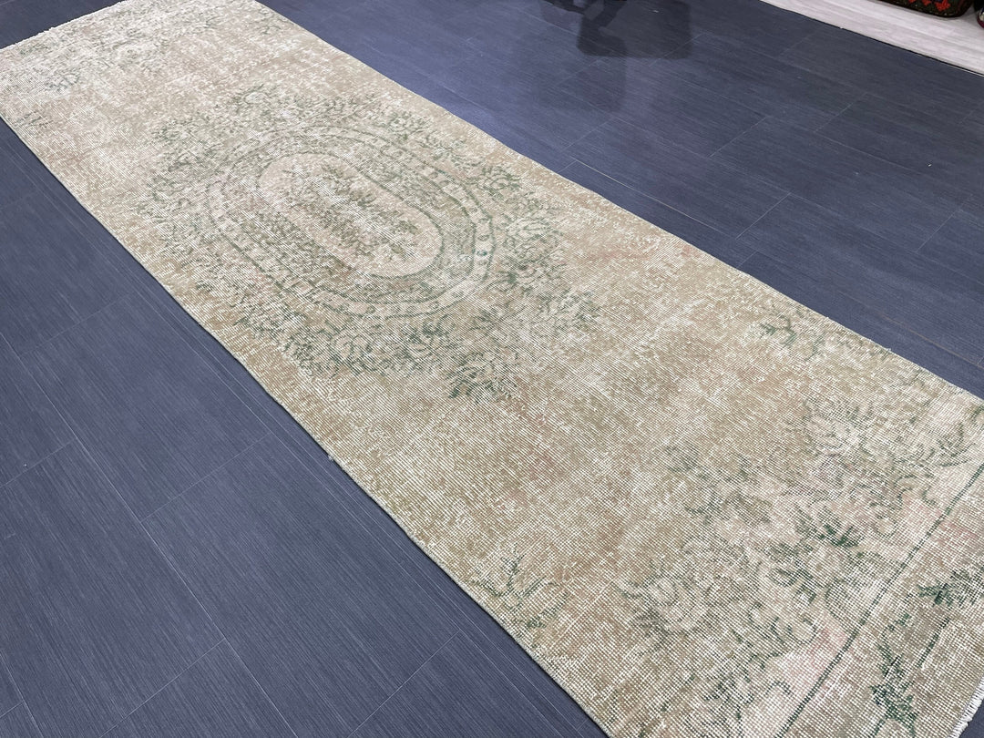 Green Turkish Runner Rug 2' 9" x 9' 4" Hand-Knotted detail