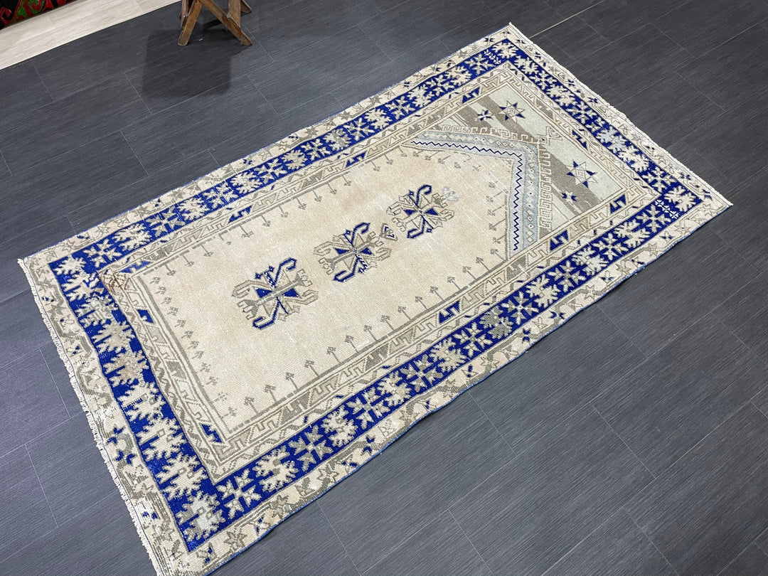 Turkish Oushak Rug 3' 7" x 6' 6" Hand-Knotted detail
