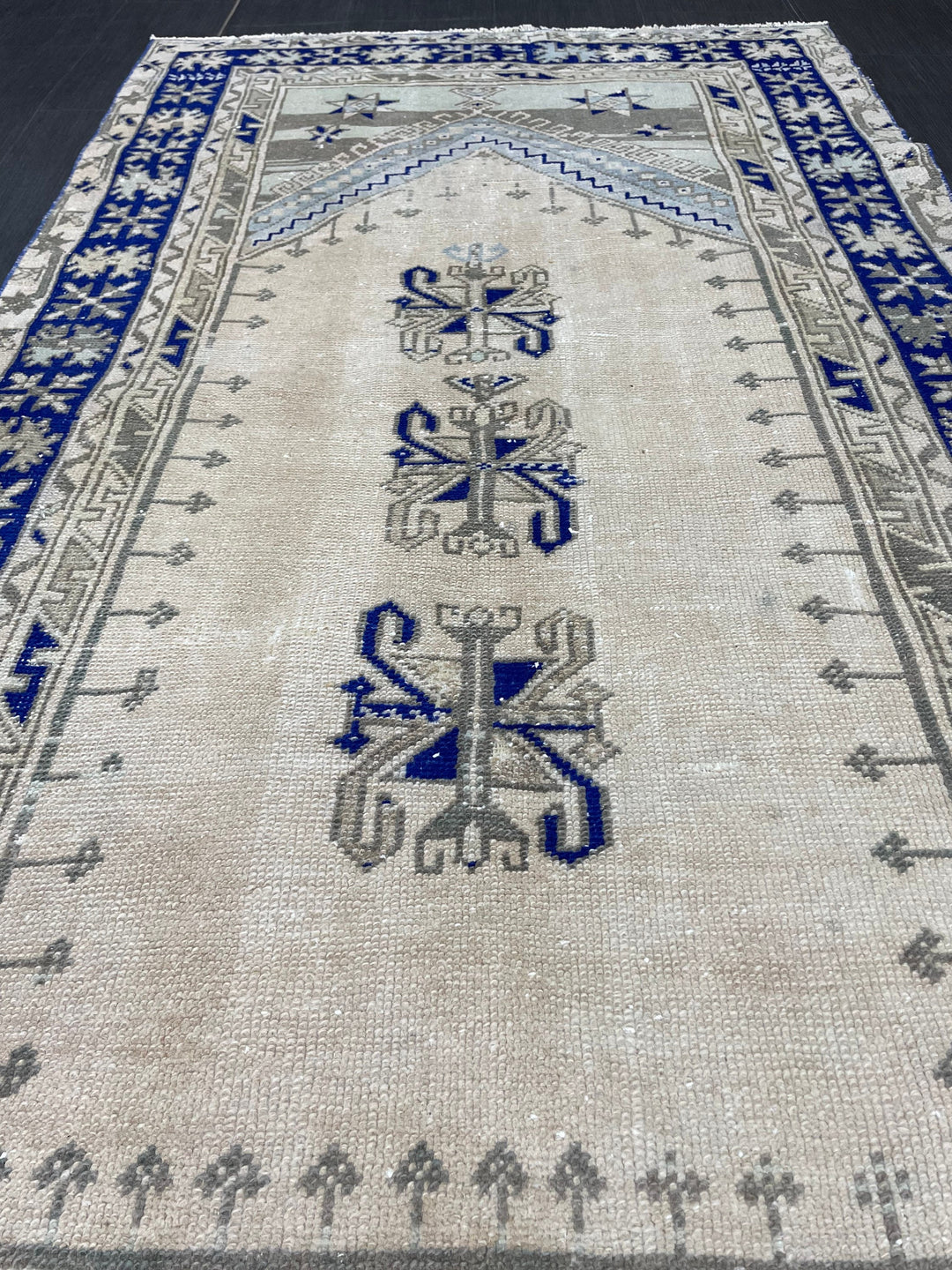 Turkish Oushak Rug 3' 7" x 6' 6" Hand-Knotted border