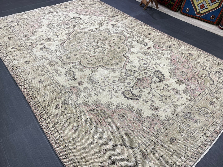 Beige Turkish Runner Rug 6' 3" x 9' 9" Hand-Knotted detail