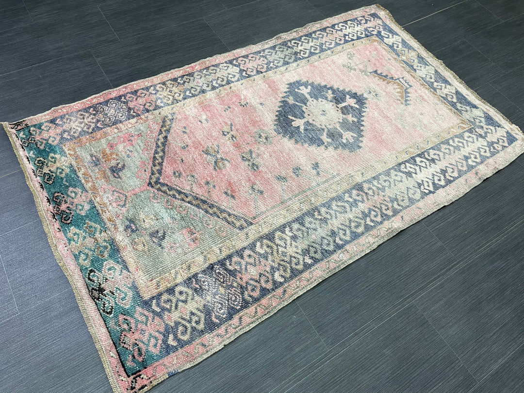 Green Turkish Runner Rug 3' 3" x 5' 5" Hand-Knotted border