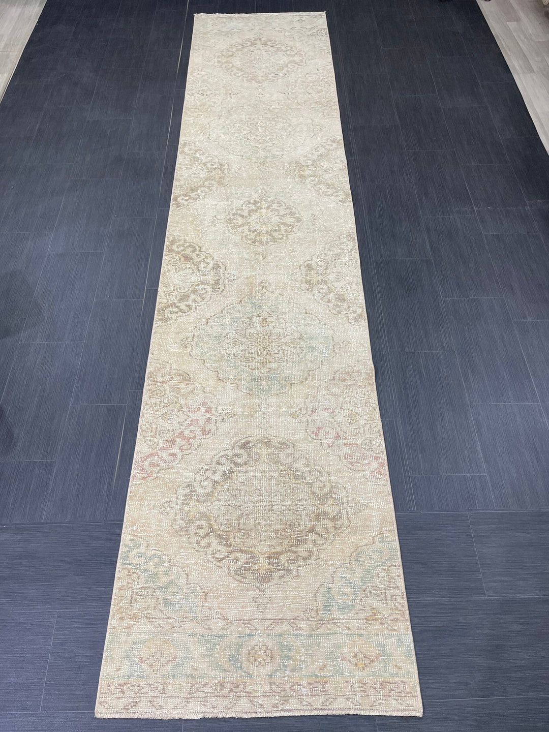 Beige Turkish Runner Rug 2' 9" x 12' 8" Hand-Knotted detail