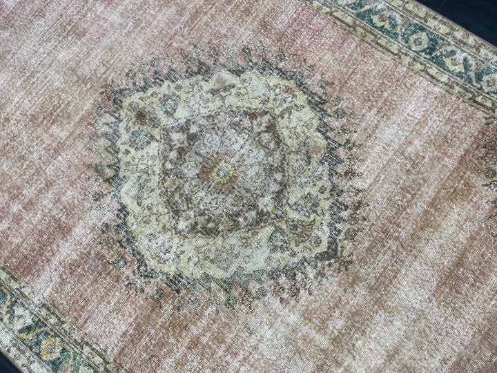 Beige Turkish Oushak Rug 6' 3" x 9' 5" Hand-Knotted border
