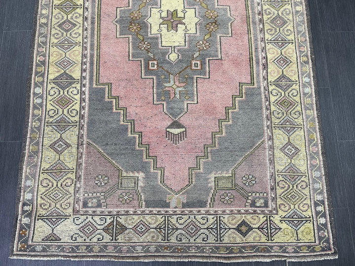 Beige Turkish Runner Rug 4' x 6' 8" Hand-Knotted detail