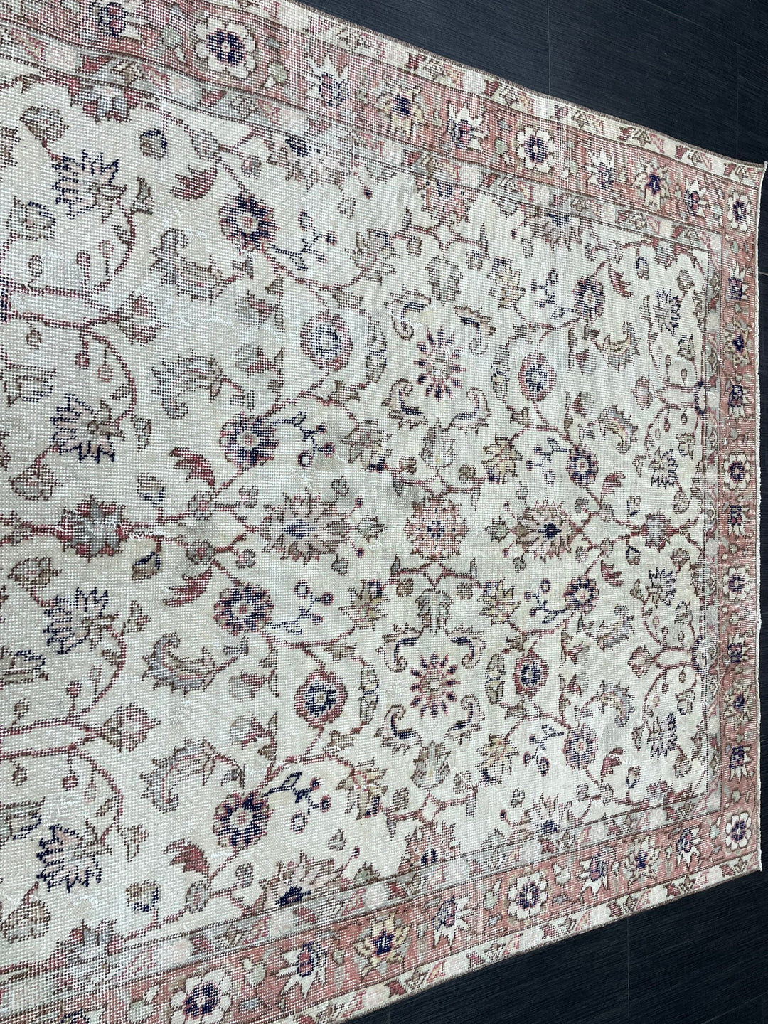 Beige Turkish Oushak Rug 4' 8" x 7' 9" Hand-Knotted border