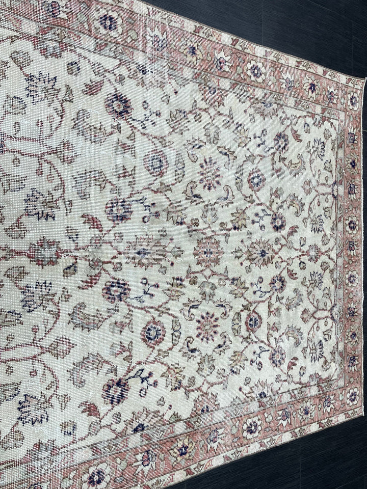 Beige Turkish Oushak Rug 4' 8" x 7' 9" Hand-Knotted border
