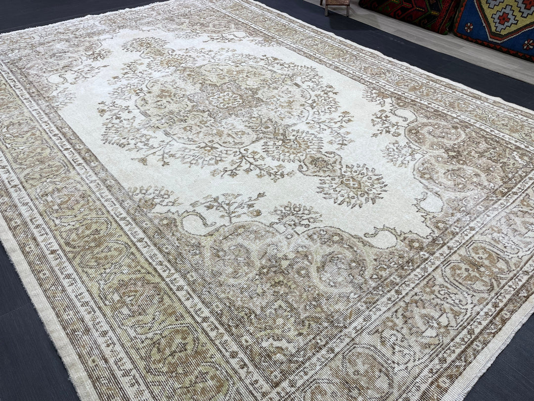 Vintage Vintage Turkish Rug 7' 3" x 10' 1" - No. WR91435