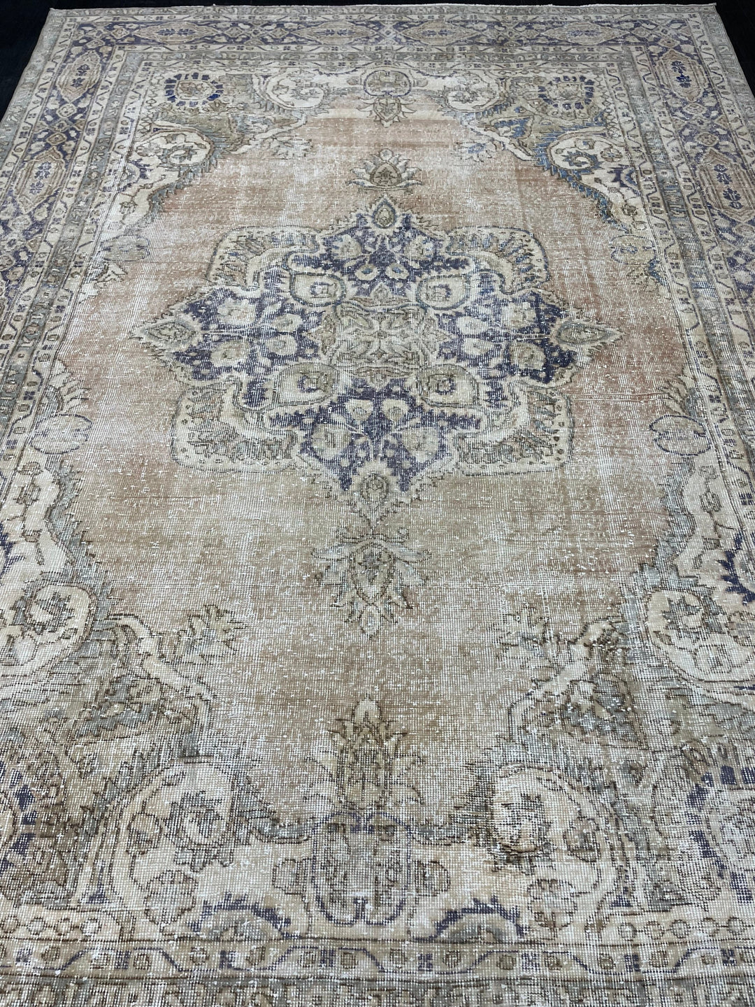 Beige Turkish Oushak Rug 7' 5" x 10' 8" Hand-Knotted border