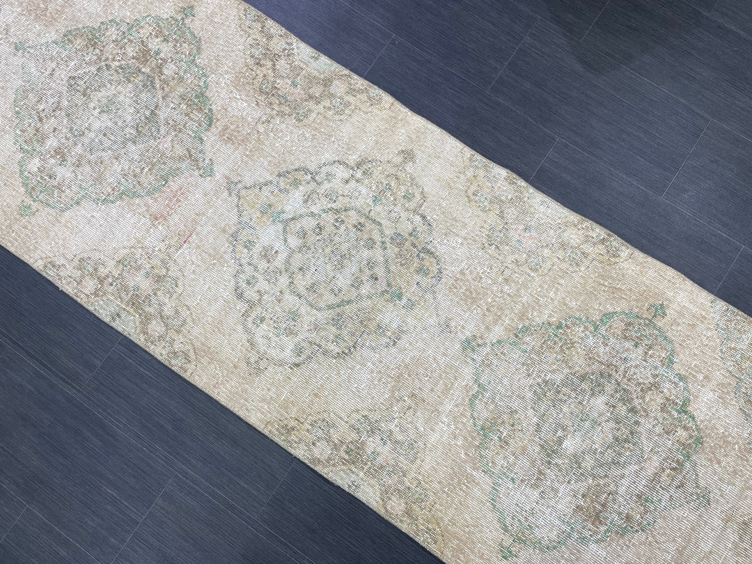 Turkish Runner Rug 2' 9" x 12' 5" Hand-Knotted texture