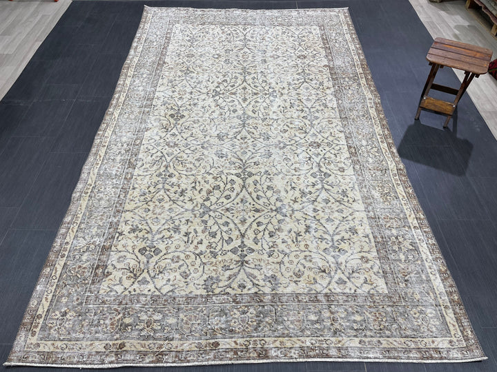 Beige Turkish Oushak Rug 5' 5" x 9' 1" Hand-Knotted | No. WR17123