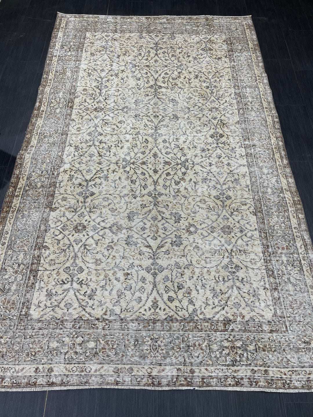 Beige Turkish Oushak Rug 5' 5" x 9' 1" Hand-Knotted | No. WR17123