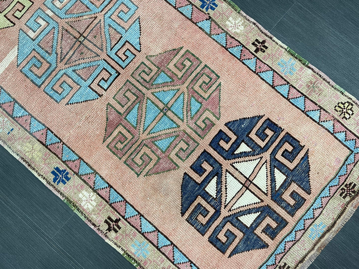 Beige Turkish Runner Rug 2' 11" x 6' 10" Hand-Knotted close-up