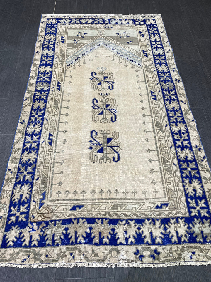 Turkish Oushak Rug 3' 7" x 6' 6" Hand-Knotted close-up