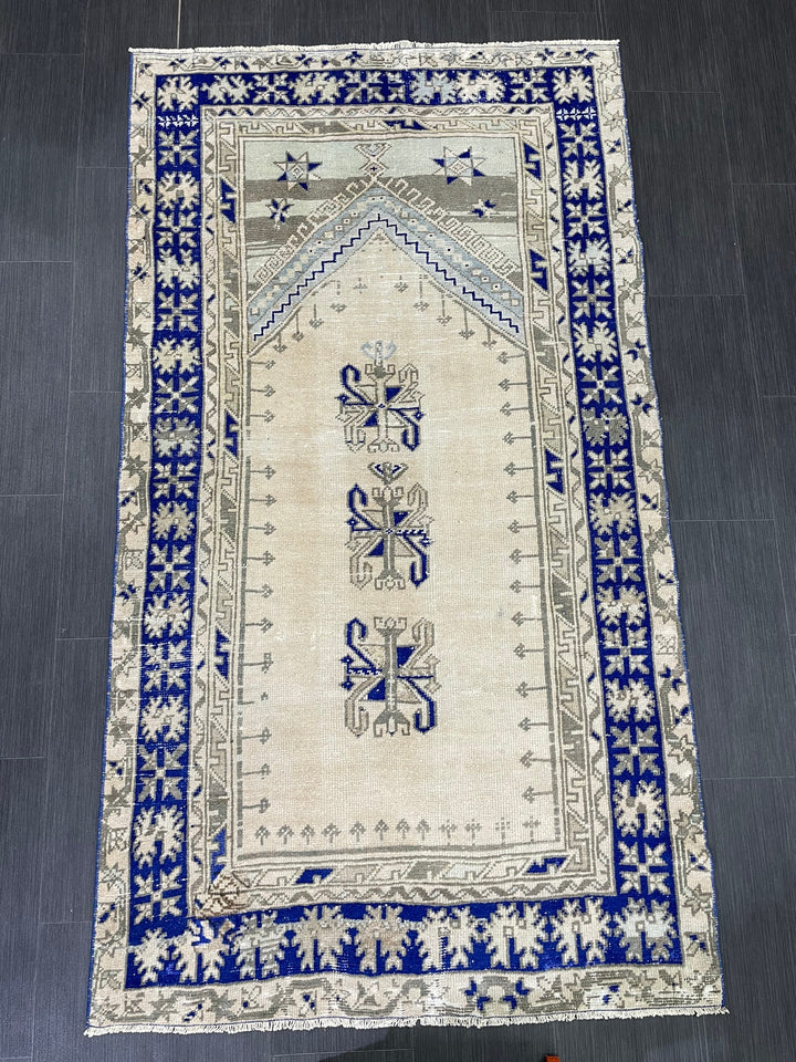 Turkish Oushak Rug 3' 7" x 6' 6" Hand-Knotted pattern